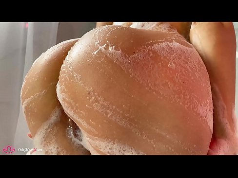 ❤️ Zeshkania masturbon pidhin me vibrator deri në orgazmë intensive në dush Video seksi në sq.assistentai.ru ☑